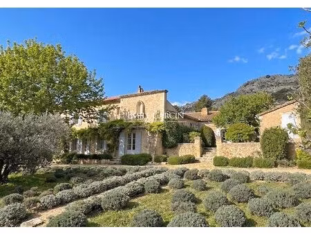 mas ancien historique à vendre - le paradou