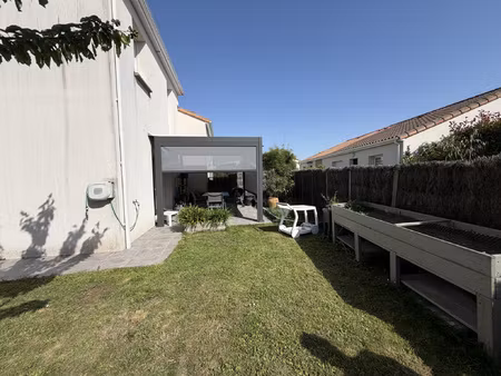 maison meublée 3 chambres avec jardin et terrasse avec pergo
