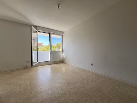 location appartement 1 pièce 22m² y 80190