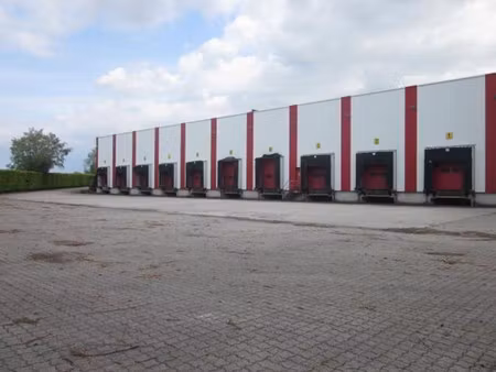mechelen-noord: magazijn 1.500m² met meerdere loskades