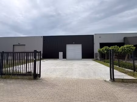 gerenoveerde industriehal van 360 m² op bedrijvenpark nagelsberg !