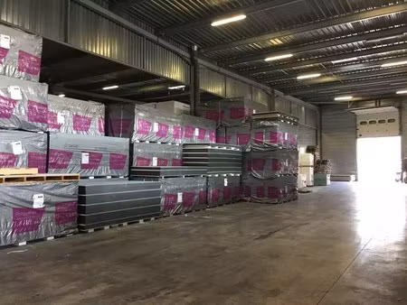 location local d'activités 3 299 m²