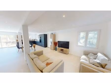 vidauban  villa contemporaine re2020   5 chambres  à voir rapidement!
