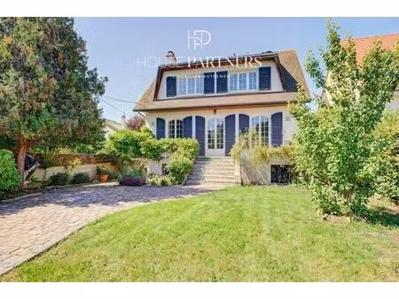 maison de 6 pièces de luxe en location à chatou  france