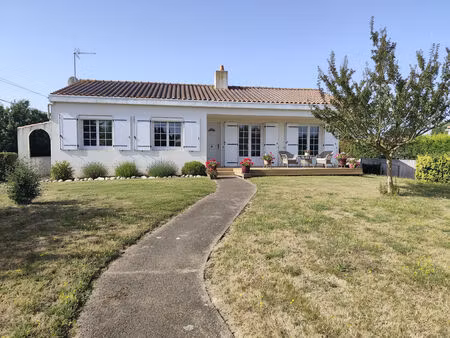 vente maison 6 pièces  132.00m²  les sables