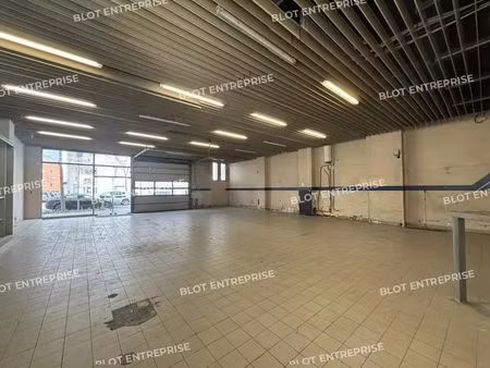 vente local d'activités 322 m²