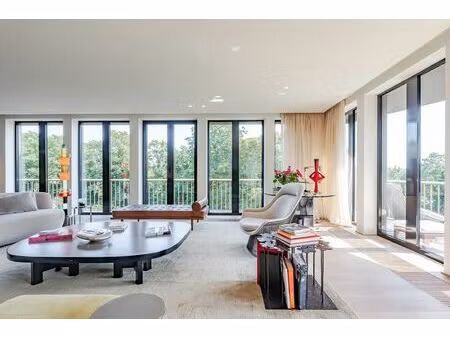 appartement à vendre avec garage et terrasse   uccle (vbe39081)