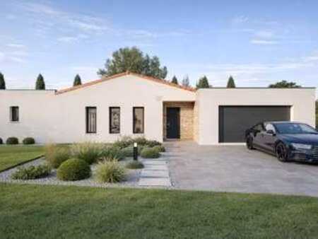 vente maison à airvault (79600) : à vendre / 130m² airvault