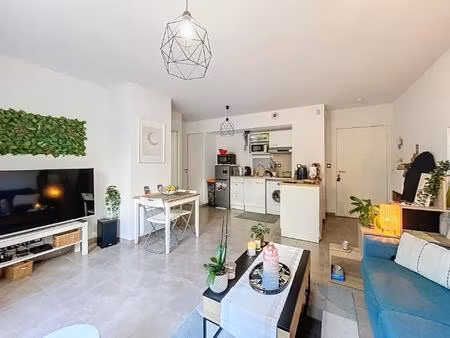 t2 avec terrasse intimiste et parking en sous-sol