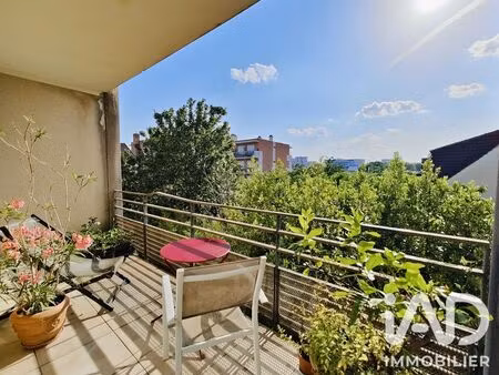 appartement à montreuil (93100)