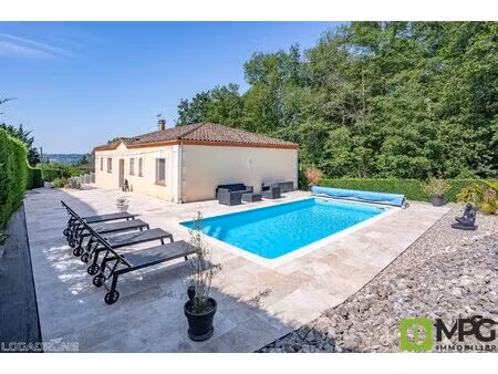 le ledat  maison f4 d'environ 119 39 m2 avec piscine sur une parcelle de 1485 m2