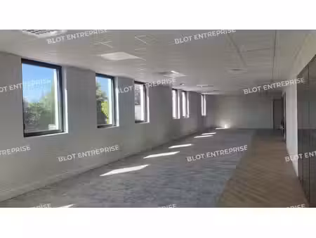 location bureaux guérande 44350 253m²