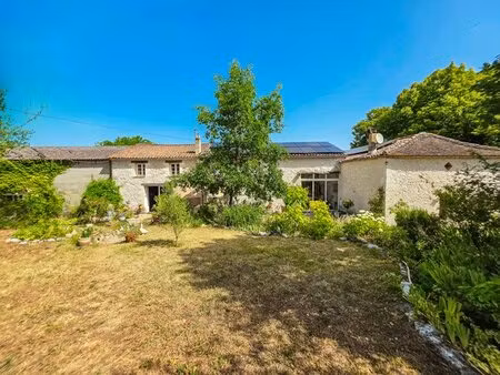 longère magnifiquement restaurée de 4 chambres avec 5 hectares  vues imprenables et totale