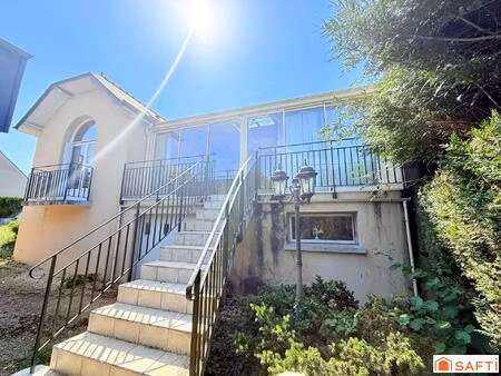 maison atypique sur 2345 m2 de terrain entièrement clos