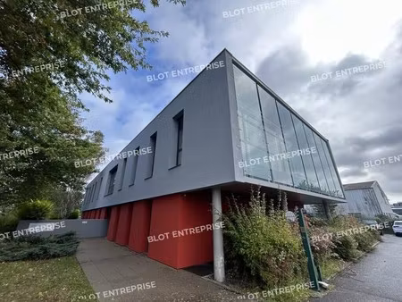 location bureaux 127 m²