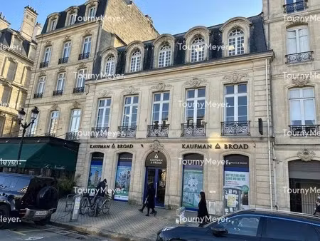 location bureaux 944 m²