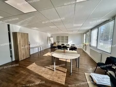 location bureaux 148 m²