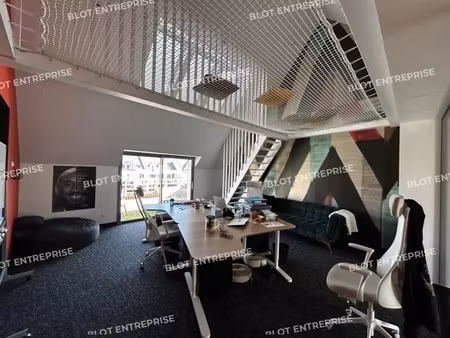 location bureaux 146 m²