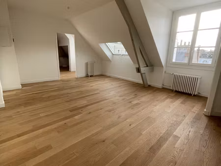 appartement meublé et rénové en duplex de 4 pièces - centre