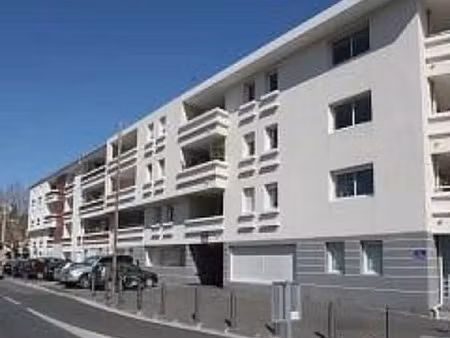 location appartement 2 pièces 54m2 marseille 8eme (13008) - 890 € - surface privée