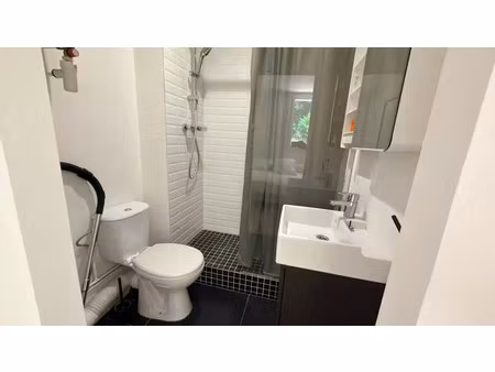 location appartement 2 pièces 24m2 marseille 8eme (13008) - 560 € - surface privée