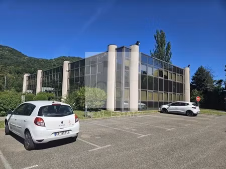 vente bureaux 1 300 m²