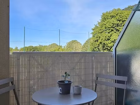 charmant t2 lumineux avec balcon à brie-comte-robert
