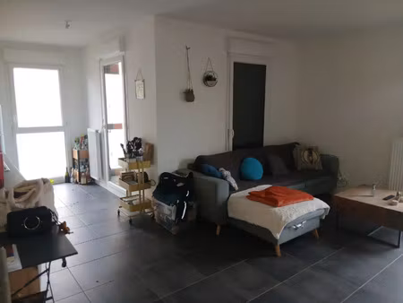location appartement 3 pièces 62 m² à pont-de-chéruy (38230)