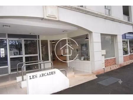 location locaux professionnels 160 m² à vendome (41100)  770 €