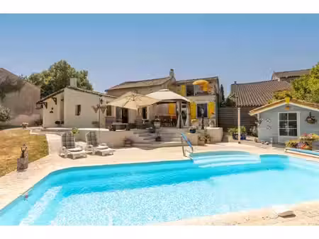 belle vue depuis cette charmante maison