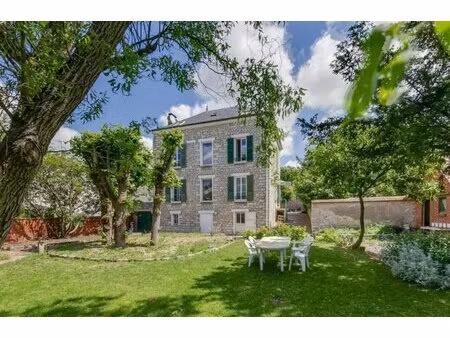 propriété 2 maisons grand jardin gare a pied 206 m²