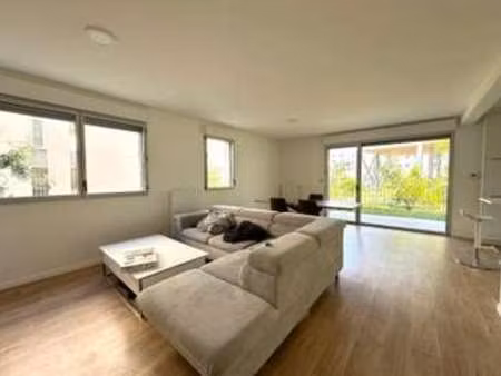location appartement 4 pièces meublé à nantes (44000) : à louer 4 pièces meublé / 96m² nan