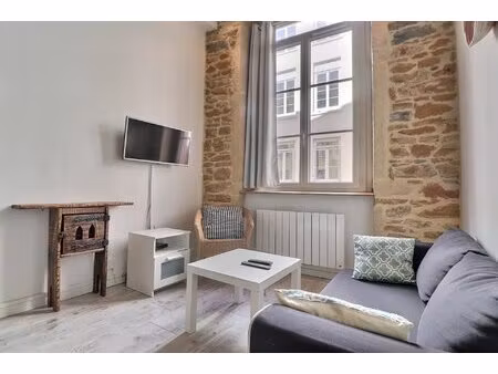 charmant t1 rénové avec mezzanine – emplacement exceptionnel