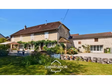 vente maison 10 pièces 280 m² à lons-le-saunier (39000)  448 000 €