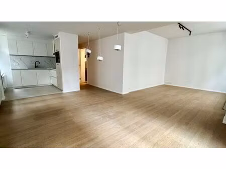 appartement à louer à rue du colombier 11 bruxelles (vbe39200)