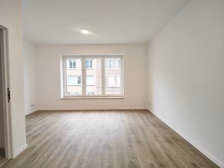 appartement à louer à square robert goldschmidt 47 ixelles (vbe39208)