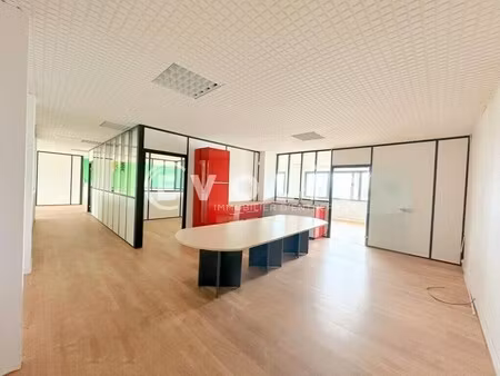 location bureaux 136 m² à 2 116 m²