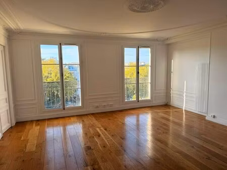 location bureaux 181 m² à 331 m²