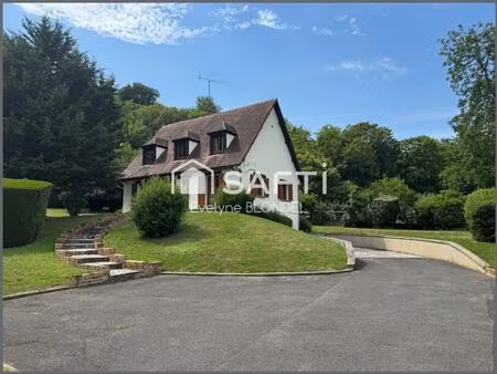 spacieux pavillon sur sous sol total (4eme chambre possible)