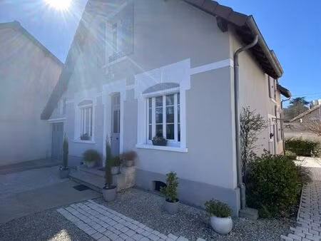 très jolie maison à nevers
