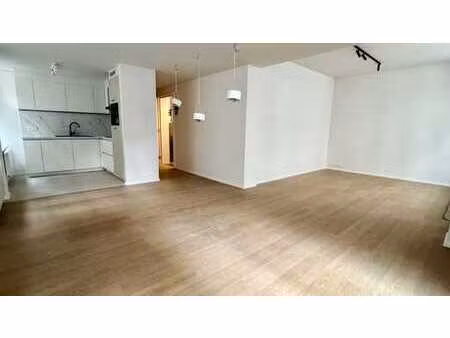 proche de la grand place  appartement complètement rénové