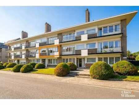 appartement chaleureux de 2 chambres avec garage à hal
