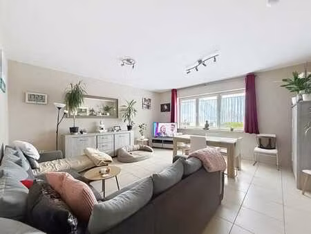 agréable appartement de 2 chambres