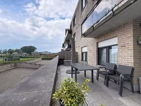 lumineux appartement 2 chambres + bureau avec terrasse