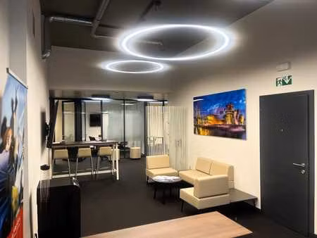 bureau entièrement meublé à louer - coin résidentiel