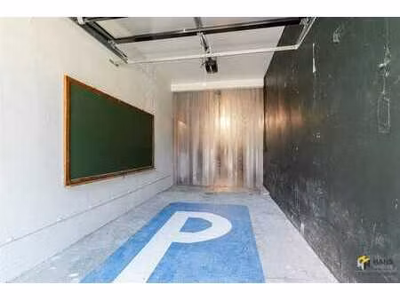 ruime garage met berging (90m²) in antwerpen (2060)