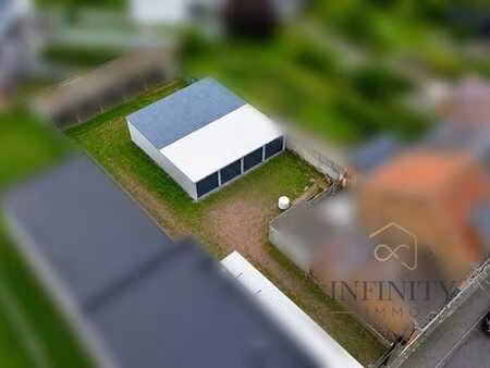 lot de 8 garages - situation idéale