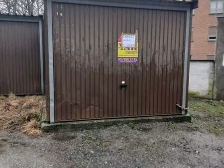 garage fermé à louer  centre de tubize
