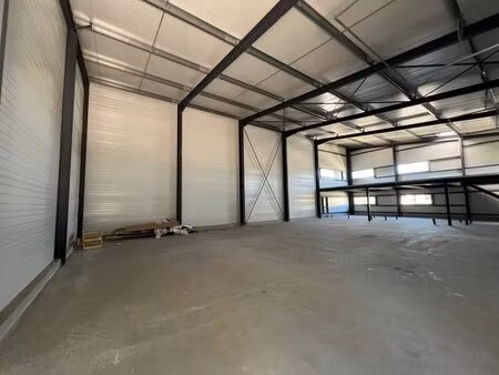 location local d’activités saint jean d illac 33127 135m²