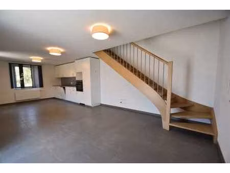 maison triplex 3ch - cour - 2 pkgs